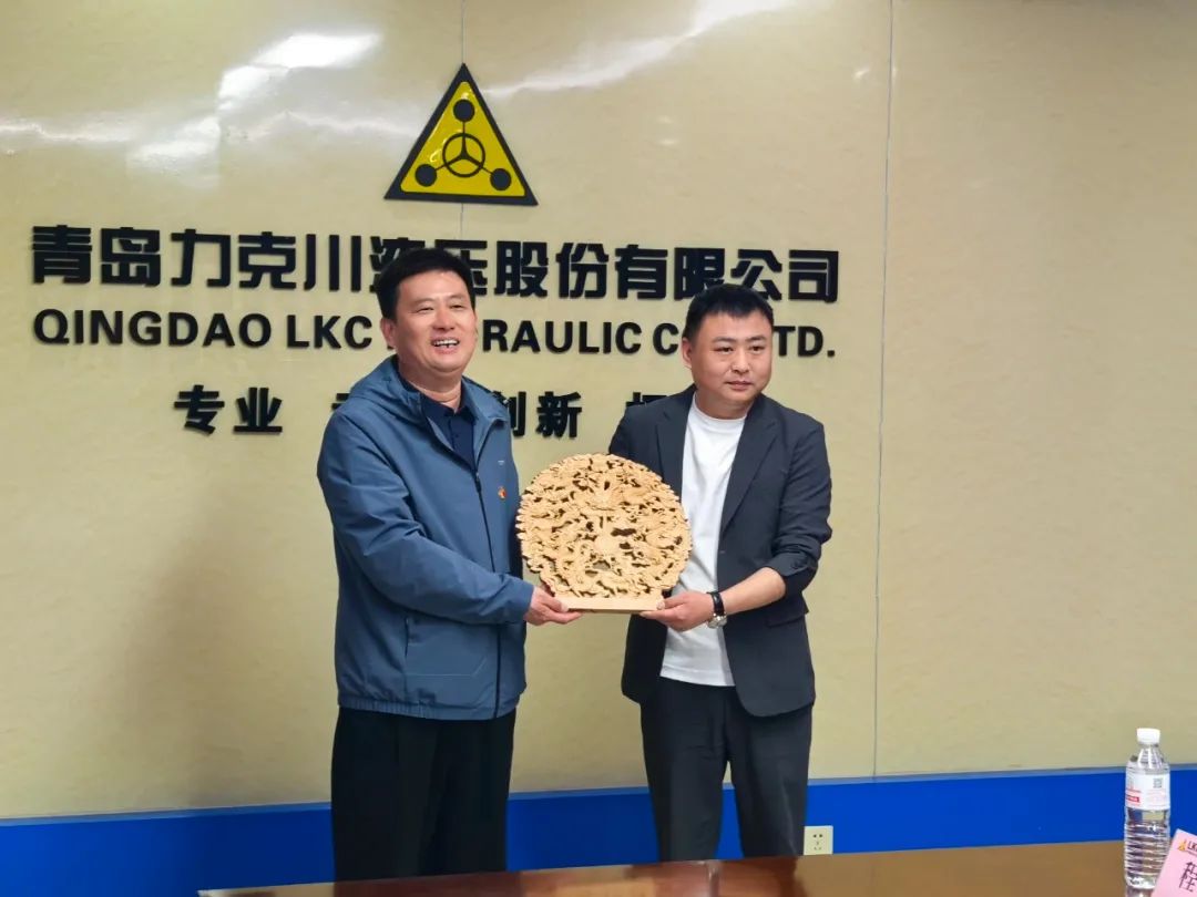 1745455791185654.jpg 共敘鄉(xiāng)情   共謀發(fā)展4.jpg
